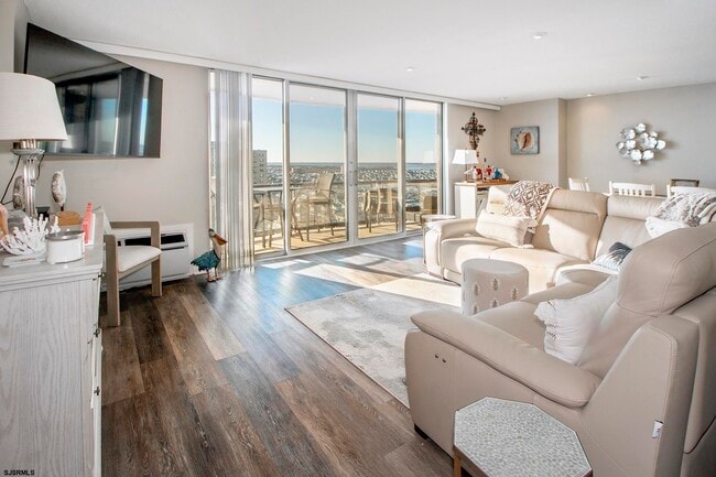 Building Photo - 4800 Boardwalk