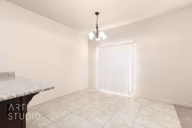 Building Photo - MOVE-IN SPECIAL $100 OFF FIRST MONTH'S REN...