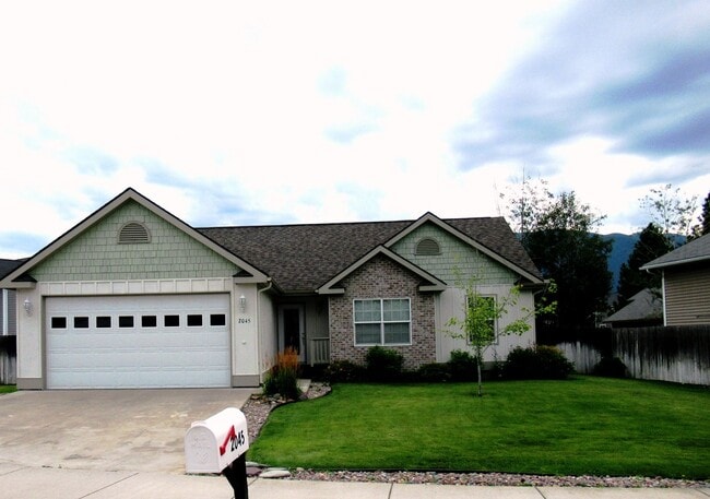 Primary Photo - Charming 3 bedroom, 2 bath in Columbia Falls