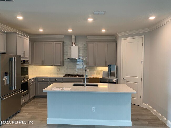 Building Photo - 229 Waterline Dr