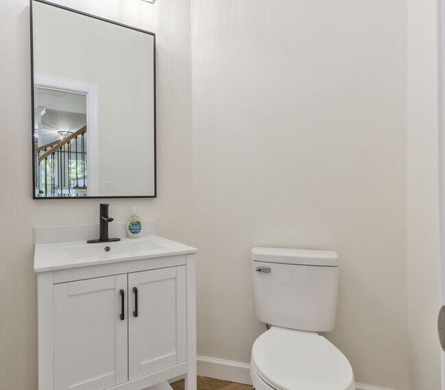 Building Photo - 415 Enclave Ct