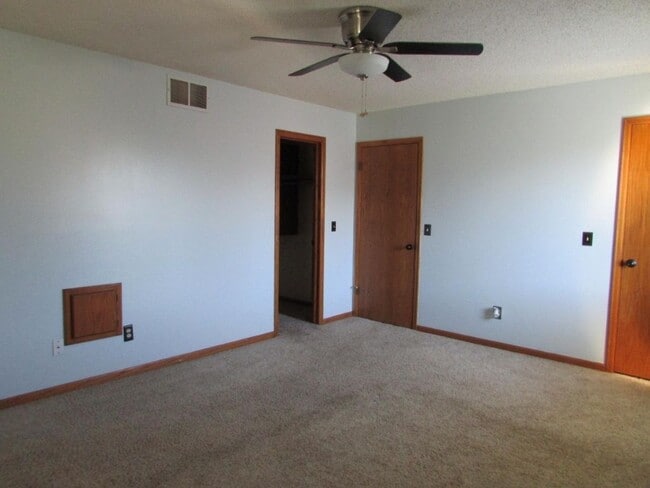 Building Photo - 4616 Farmstead St