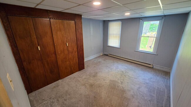 Building Photo - 3 bedroom, 1 bathroom