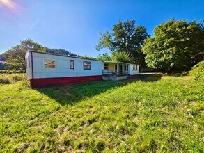 Building Photo - 3bd/2bath Manufactured home Available Now!