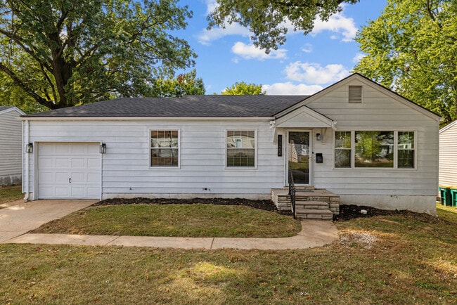 Primary Photo - 1122 Roxton Dr