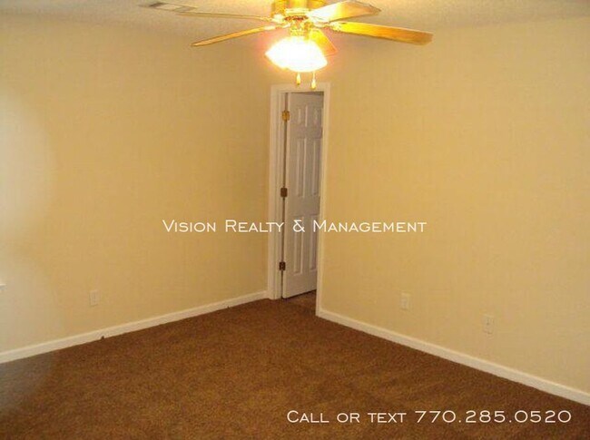 Building Photo - 124 Pin Oak Trail
