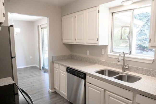 Building Photo - Remodeled 3 Bedroom Rambler Situated on a ...