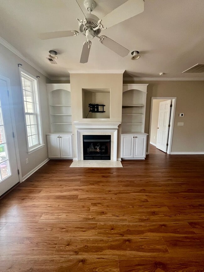 Building Photo - Beautifully Updated 4 Bedroom Home in Crozet – New Flooring & Cozy Gas Fireplace!