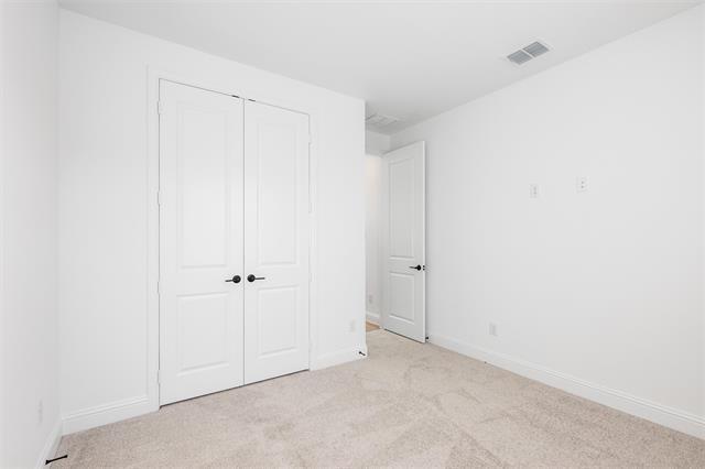 Building Photo - 1013 Rainshower Wy