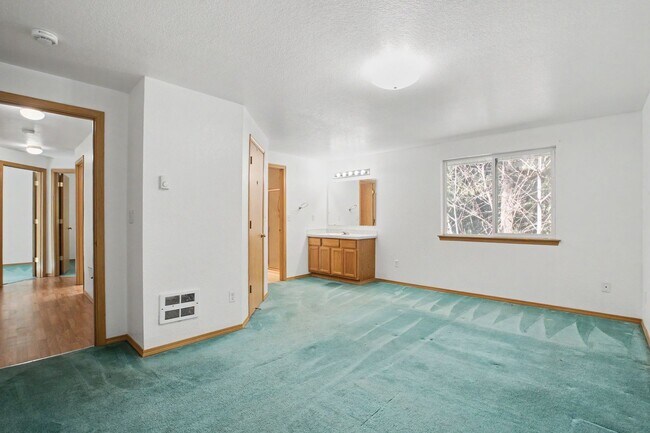 Building Photo - Beautiful 3-Bedroom Home in a Gated Community with Resort-Style Amenities