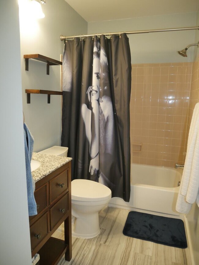 Building Photo - ***Bright and Beautifully Appointed 3BED/3BATH Townhome in Vienna for Rent ***