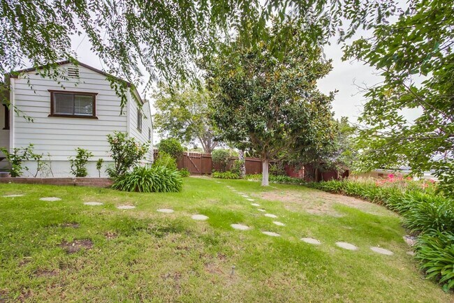 Building Photo - Charming Fully Remodeled 3-Bedroom Home in...