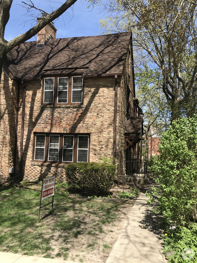 Building Photo - 2226 Kendall Avenue