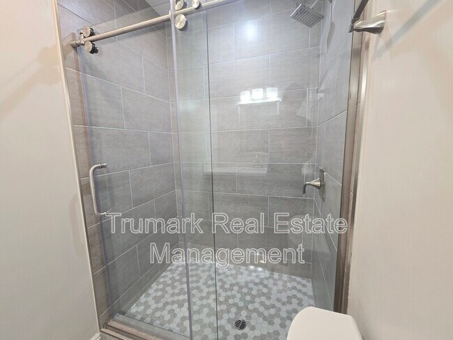 Building Photo - 1303 N Brand Blvd