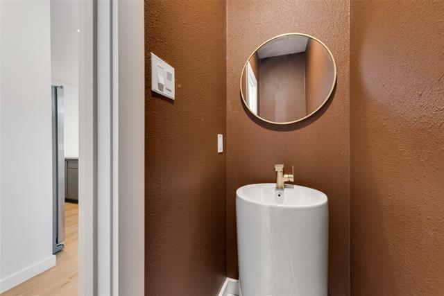 Building Photo - 632 Melba St