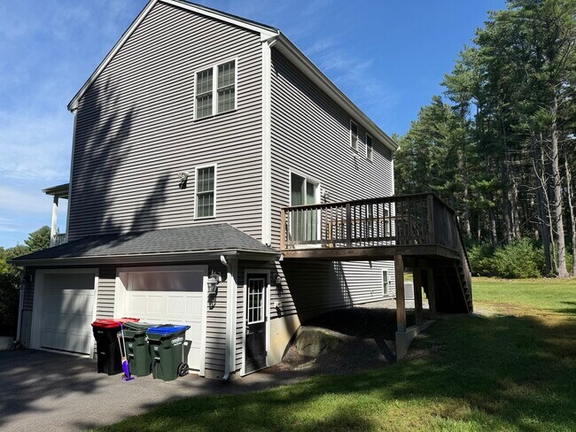 Building Photo - 10 Shamrock Ln