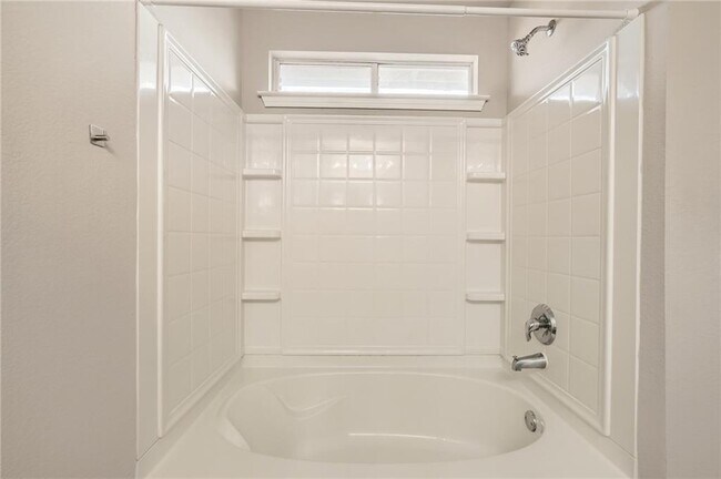 Building Photo - 612 Copper Ct