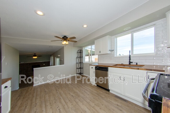 Building Photo - 9902 Cherry Wood Ln