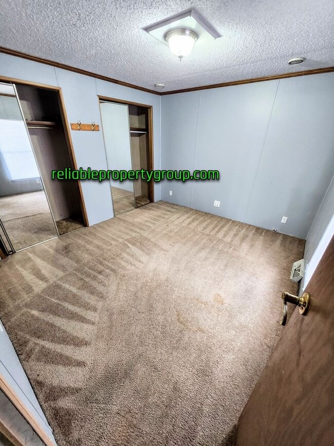 Building Photo - New Listing in Churubusco