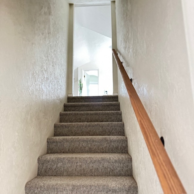 Building Photo - 600 NE 12th St