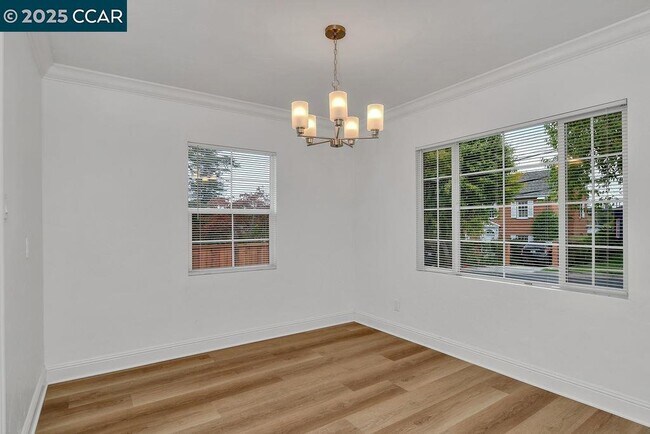 Building Photo - 1830 Pine St