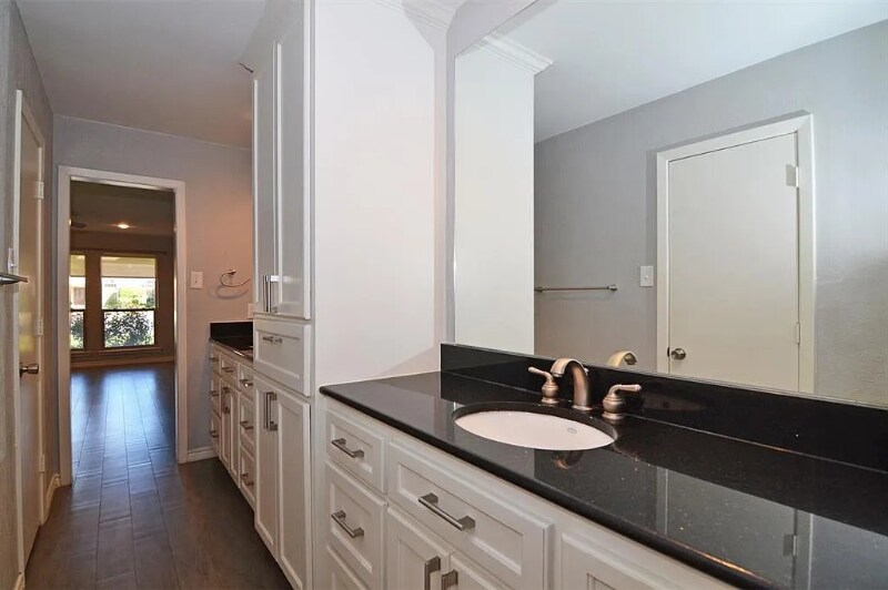 Building Photo - 7102 Casablanca Ct