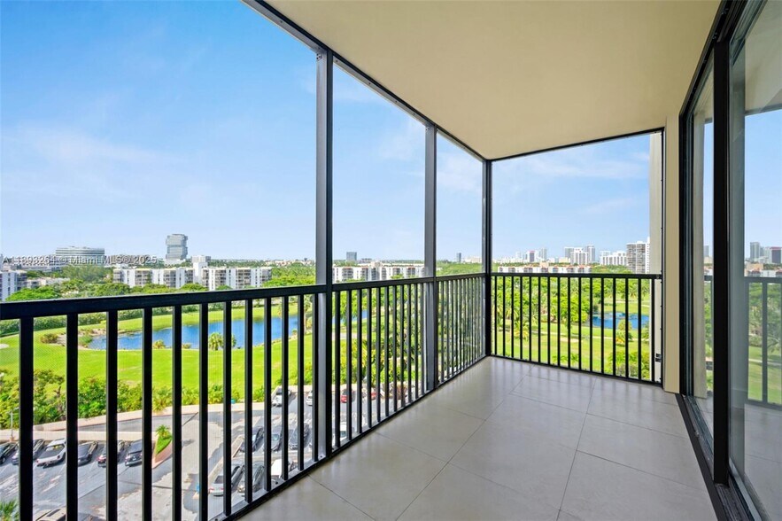 Building Photo - 20301 W Country Club Dr