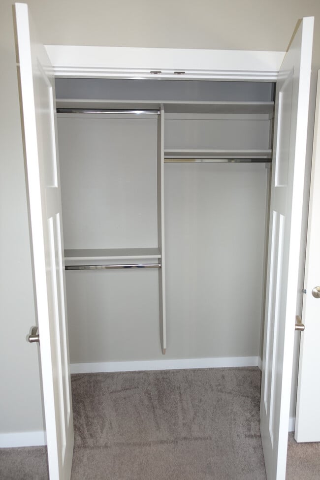 Building Photo - 3-Bedroom Home in Very Private Quiet Setting