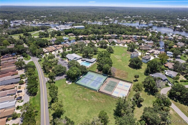 Building Photo - 11482 W Clubview Dr