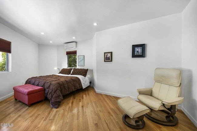 Building Photo - 3551 Dixie Canyon Pl