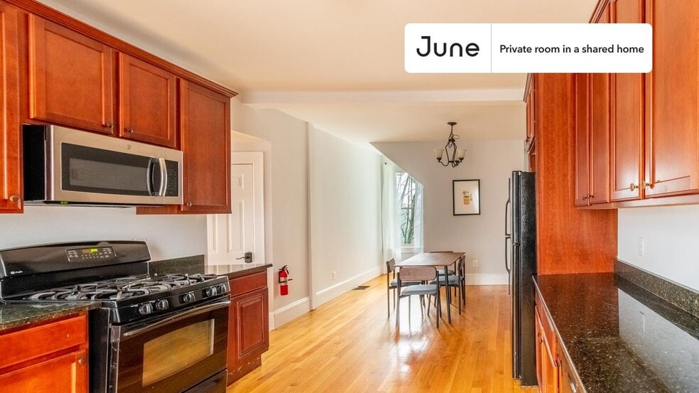 Building Photo - Room in Shared 5 bed/2.5 bath home in Newton Corner
