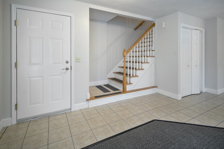 Stairs - 820 Hanshaw Rd