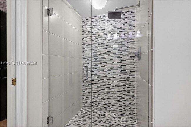 Building Photo - 3610 Yacht Club Dr