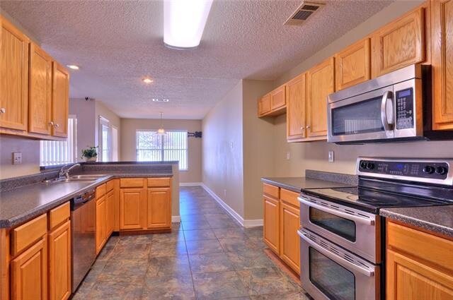 Building Photo - 1409 Ellingsworth Dr