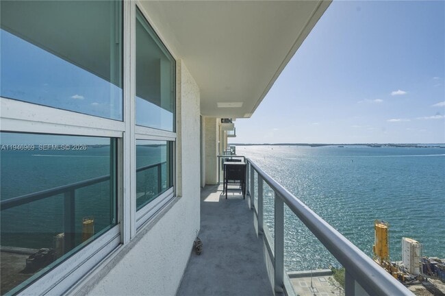 Building Photo - 1155 Brickell Bay Dr