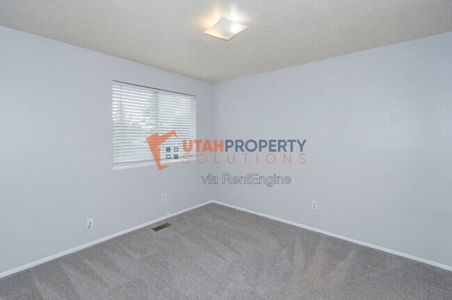 Building Photo - 2940 S 700 E