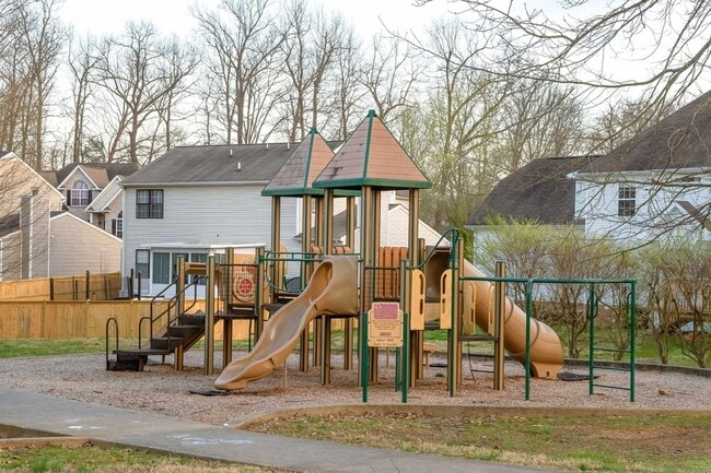 Building Photo - 104 Sundance Way