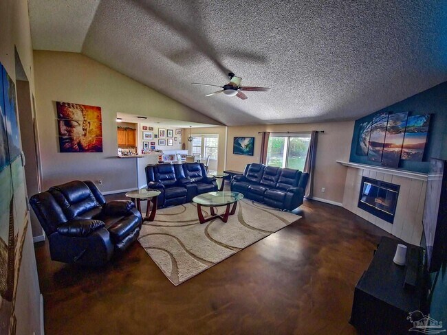 Building Photo - 6425 Sarasota St