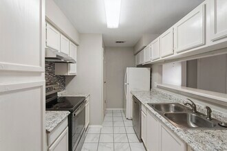 Building Photo - 14550 Fonmeadow Dr
