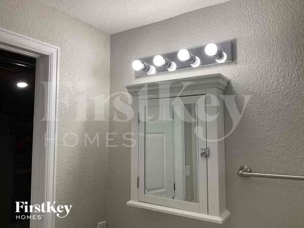 Building Photo - 22640 E River Chase Way