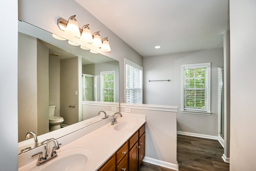 Building Photo - 4915 Stowe Derby Dr