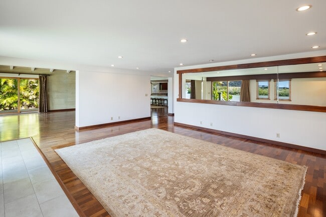 Building Photo - 6969 Niumalu Loop