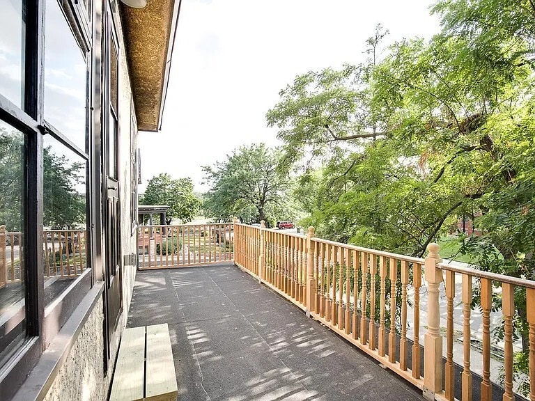 Balcony - 1609 Elliot Ave