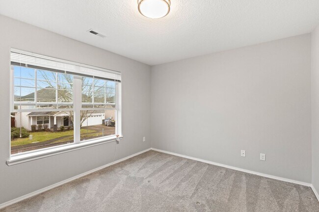 Building Photo - BETHANY 5 bedroom 3 full bath- Beaverton School District- Nike