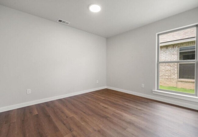 Building Photo - Fabulous and New! 3/2/2