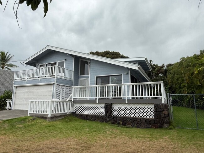 Building Photo - $3,800 / 3 bedroom, 3 bath, multi-level ho...