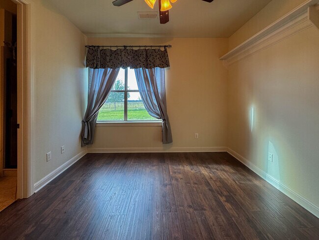 Building Photo - 1559 E Blackjack Rd E