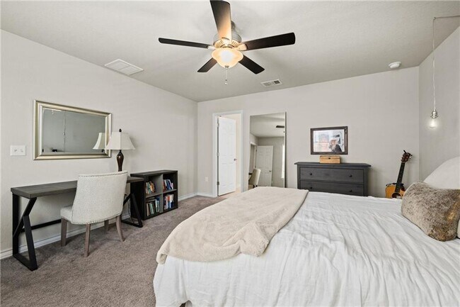 Building Photo - Newly Constructed, 4 BR / 3 BA Home - 2 Car Garage - Pool - Close to Mueller