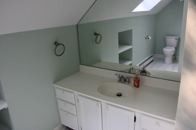 Building Photo - 202 N Ridge Run