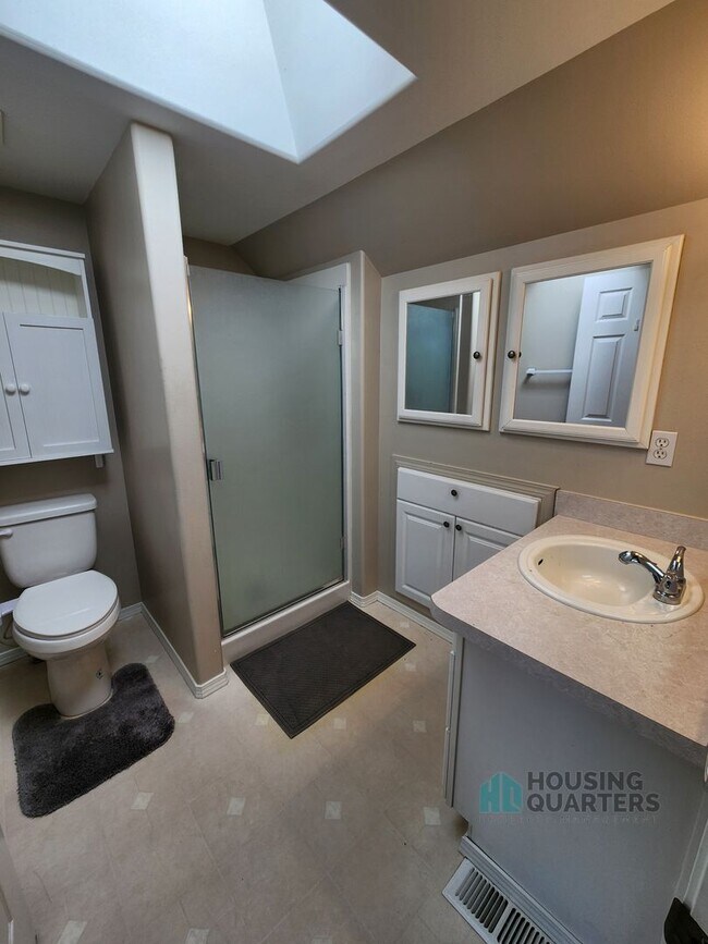 Building Photo - Spacious 4-Bedroom Home in Spokane Valley with Finished Basement & Fenced Yard